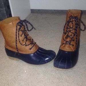Duck boots/bean boots